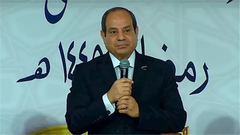 الرئيس السيسي يشيد ببرنامج الفنان سامح حسين ويشدد على أهمية الإعلام الإيجابي 
