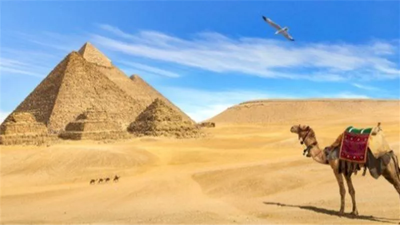 بريطانيا تسلط الضوء على القاهرة للهروب من أمطار أبريل: أفضل الوجهات