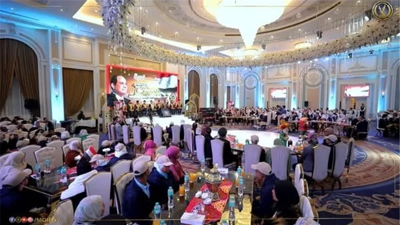 الداخلية توزيع هدايا على الأمهات المسنات بالمناطق الحضارية الجديدة بمناسبة عيد الأم