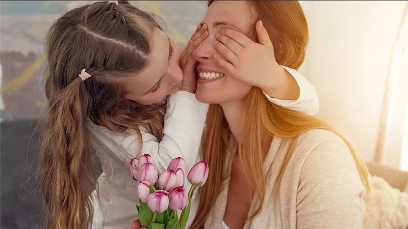 عيد الأم: حكايات مُلهمة لأمهات مثاليات عبر الأجيال وطرق الاحتفال به قديمًا