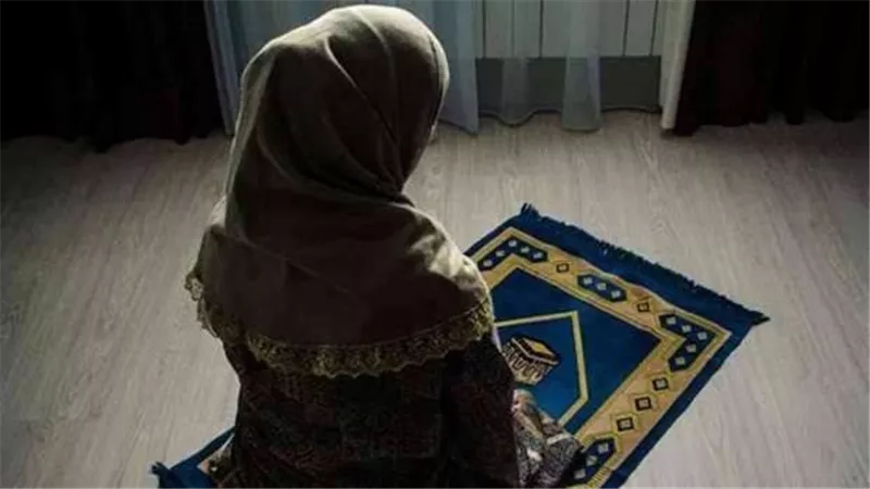 ما حكم صلاة التهجد للنساء؟.. الإفتاء تجيب