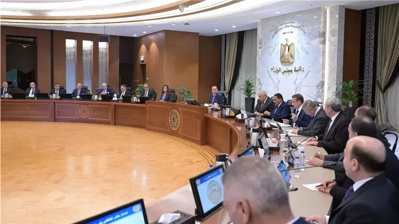 نقطة جذب عالمي.. رئيس الوزراء يتابع تطوير منطقة غرب رأس الحكمة