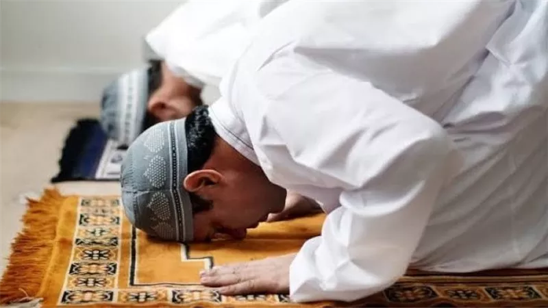 هل صلاة التهجد تغني عن التراويح؟ وكيفية أدائها ؟