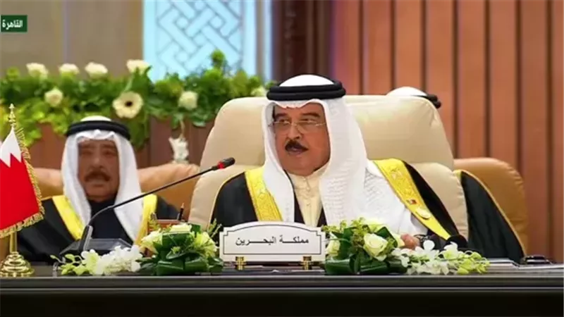 ملك البحرين يشدد على رفض بلاده لتهجير وإبادة الشعب الفلسطيني