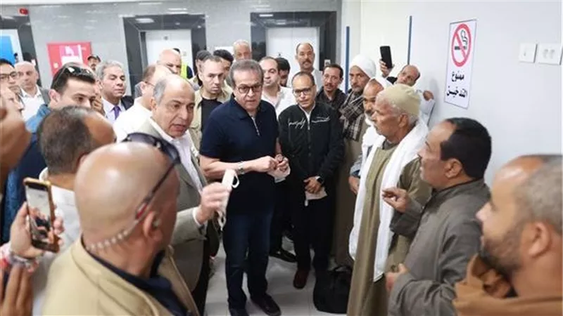 وزير الصحة يوجه بتقديم أفضل الخدمات الطبية للمرضى بالمنشآت الصحية