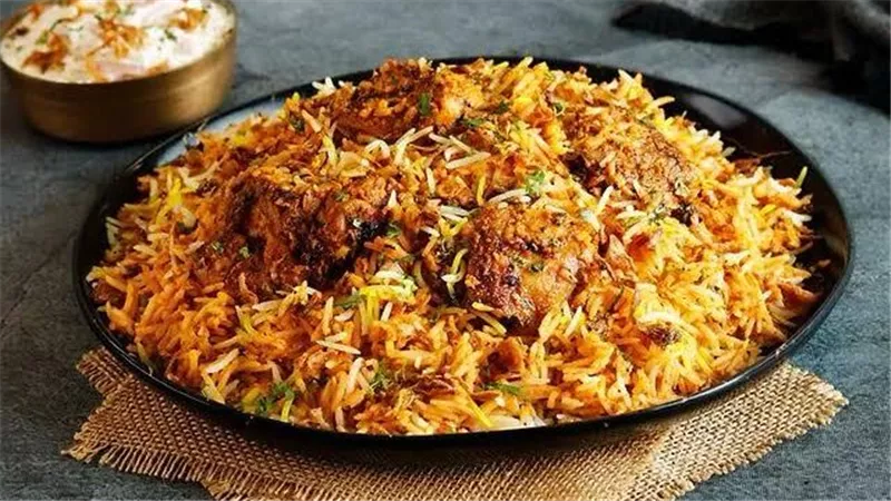 إفطار أخر يوم رمضان.. طريقة سريعة لتحضير برياني الدجاج في 30 دقيقة
