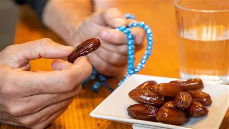 هل يجب على المريض إذا شُفي أن يمسك بقية رمضان؟.. الإفتاء تجيب