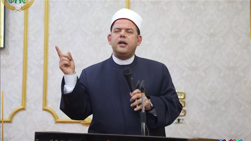 لنشر الوعي.. المستشار الديني لعمال مصر يقدم محاضرة حول لعلكم تتقون