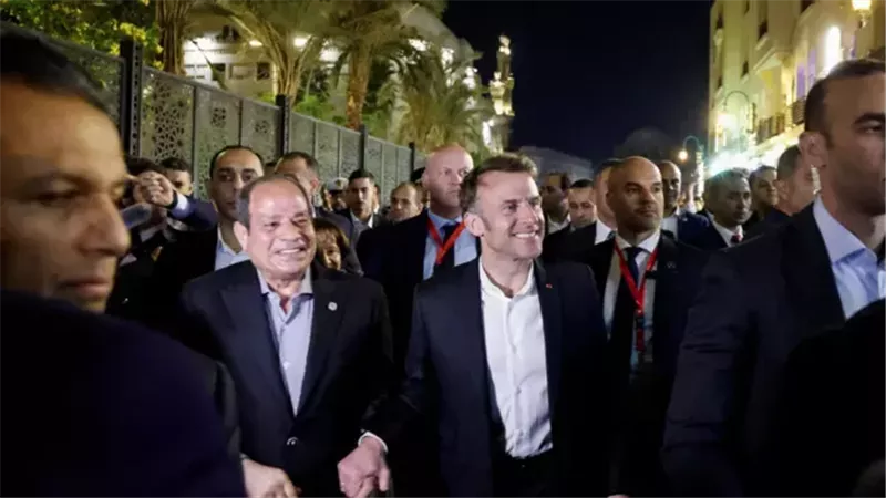 إيطاليا تسلط الضوء على زيارة ماكرون لمصر: تظهر تحالفه الاستراتيجى مع السيسي