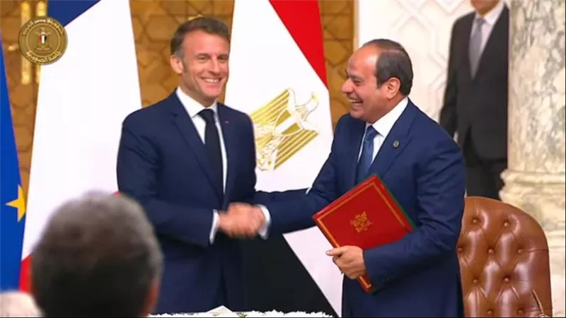 توقيع إعلان مشترك بين الرئيس السيسي ونظيره الفرنسي لترفيع العلاقات