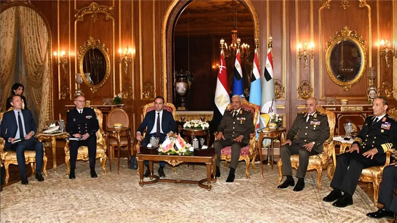 وزيرا الدفاع والجيوش الفرنسية يبحثان التعاون العسكرى بين البلدين وتطورات المنطقة