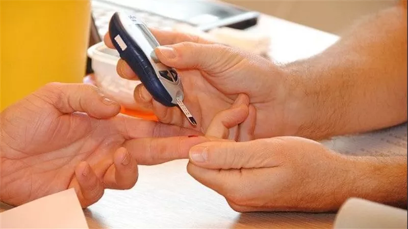 انخفاض السكر المفاجئ.. متى يكون عرضيًا ومتى يستدعي القلق؟