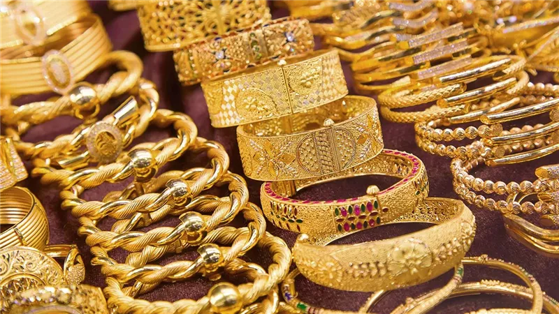الذهب يتراجع.. استمرار هبوط سعر الذهب بختام تعاملات اليوم الأحد 13-4-2025