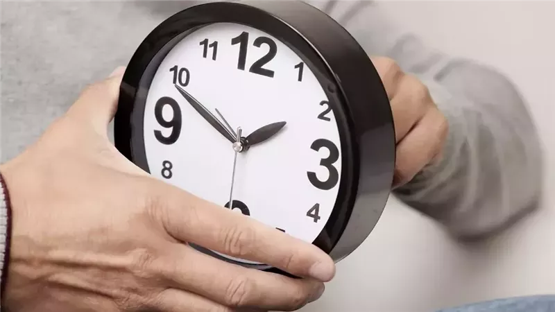 بدءًا من منتصف ليل الجمعة.. انطلاق التوقيت الصيفي 2025 في مصر