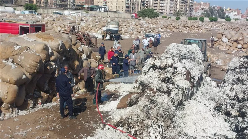 كارثة كادت تتحول إلي مأساة.. تفاصيل حريق محلج القطن في الغربية