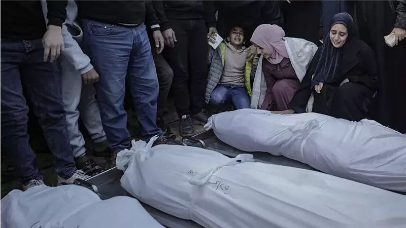 حصيلة الشهداء تتصاعد في غزة.. 53,901 شهيد منذ بدء العدوان الإسرائيلي