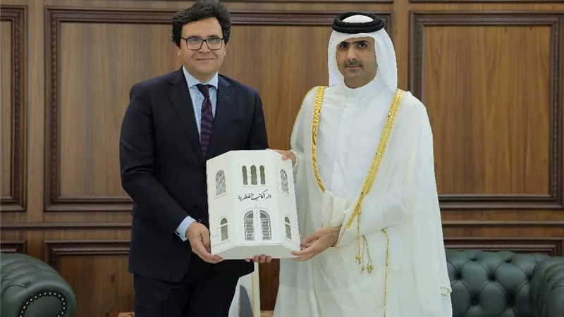 وزير الثقافة القطري يشيد بالأعمال الثقافية المصرية بقطر