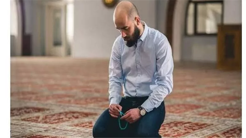 هل الشك في عدد ركعات الصلاة يبطلها؟.. الإفتاء توضح الحكم الشرعي