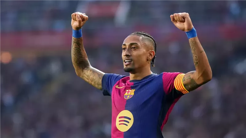 الدوري السعودي يفتح خزائنه.. الهلال يقدم عرضا ضخما لرافينيا 