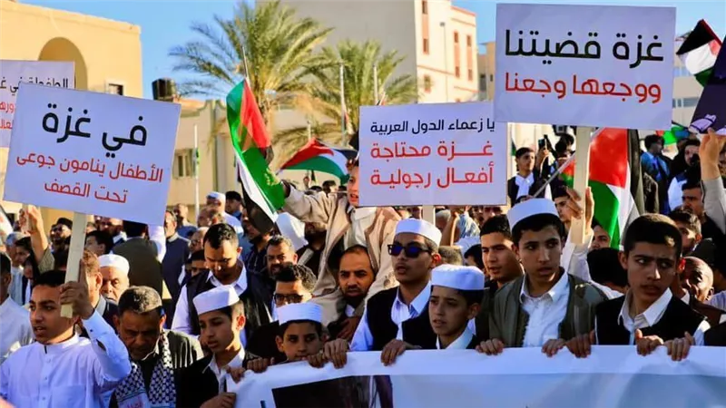 مصراتة تخرج عن بكرة أبيها نصرة لفلسطين.. هتافات ضد التواطؤ والصمت العربي