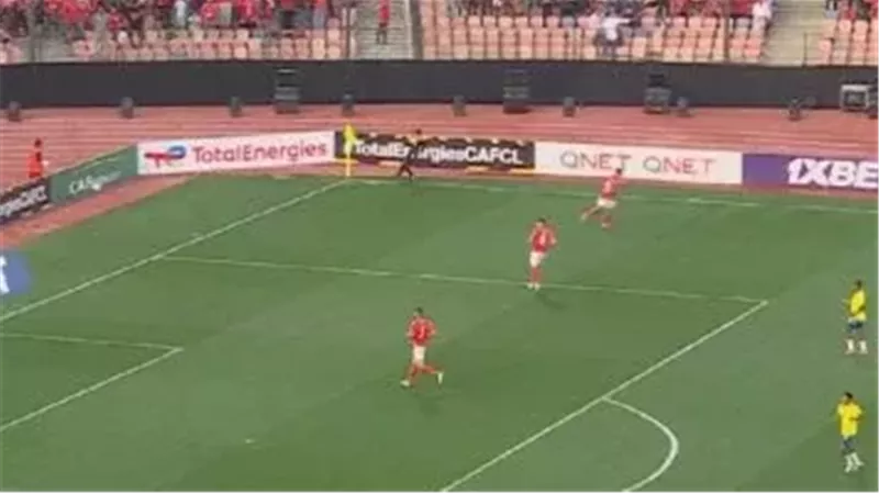 الشوط الأول.. الأهلي يتقدم على صن داونز بهدف في دوري أبطال أفريقيا