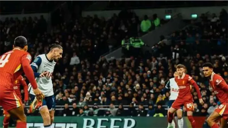 أهداف مباراة ليفربول وتوتنهام.. الريدز يتألق ويقترب من لقب الدوري