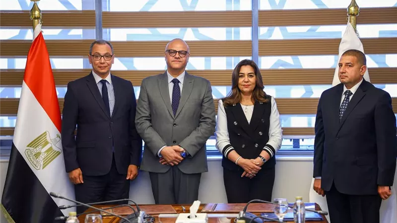 قبل عيد الأضحى.. محافظ القليوبية يوقع عقد مشروع «مجزر شبرا الخيمة»