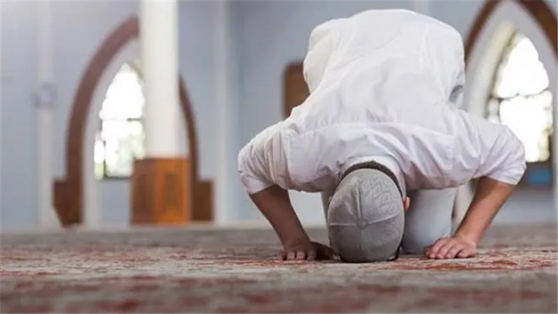 هل يجوز قضاء الصلوات الفائتة دون ترتيب؟ دار الإفتاء توضح الضوابط 