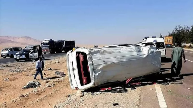 إصابة العشرات جراء حادث انقلاب مأساوي بطريق القاهرة أسيوط الصحراوي