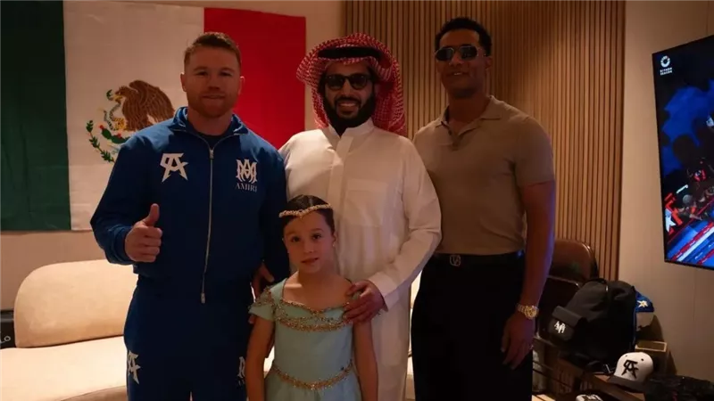 مفاجأة ترفيهية تلوح في الأفق.. محمد رمضان و«كانيلو» برعاية آل الشيخ