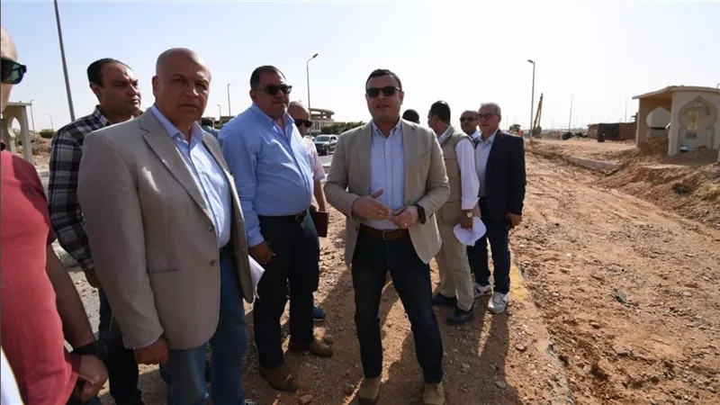 وزير الإسكان يتابع تطوير مدينة الشروق ويوجه بتعظيم الاستفادة من الأراضي الشاغرة