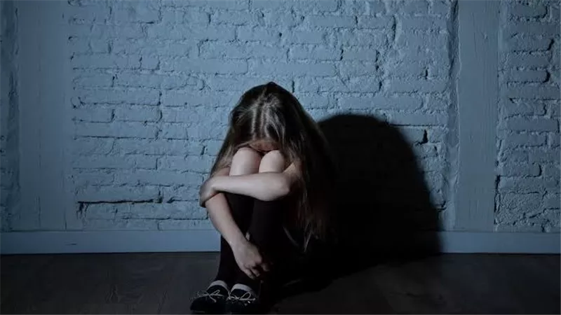 كيف نساعد أطفالنا على التعافي بعد الصدمات؟ 7 خطوات لاستعادة استقرارهم النفسي