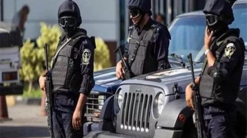 بعد سارة خليفة.. الأمن يضبط «راقصة» بتهمة حيازة مواد مخدرة بمطار القاهرة