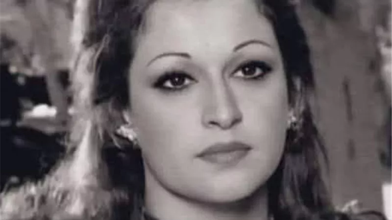 قاومت الاحتلال بالأغاني وهربت من الإعدام.. قصة الفنانة « وردة الجزائرية»
