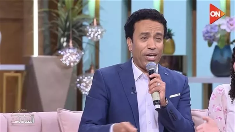 سامح حسين ضيف «معكم» مع أسرته.. ويتحدث عن كواليس «قطايف» و«استنساخ»