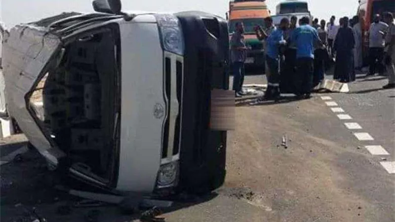 حادث مروع بطريق سفاجا قنا يسفر عن 18 مصابا