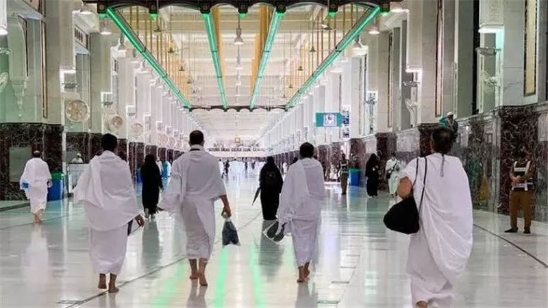 هل يجوز الحج عن المريض غير القادر على السفر؟.. الإفتاء تحسم الجدل
