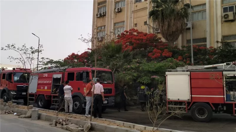 ما بين الذعر والنجاة.. حريق داخل كلية العلوم بجامعة الأزهر
