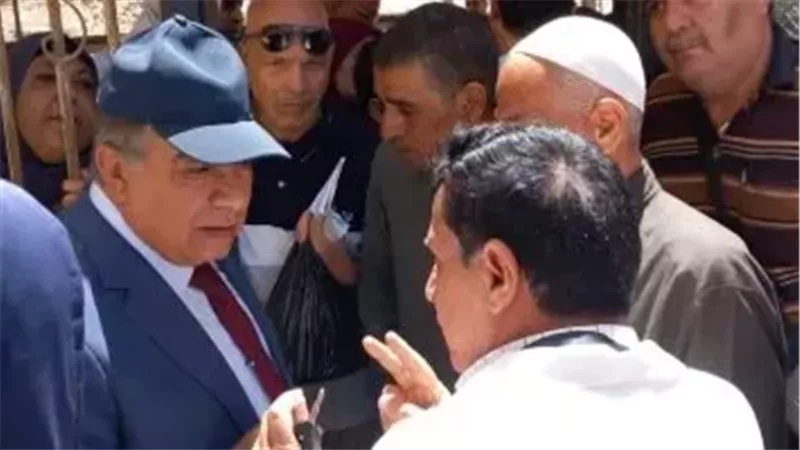 محافظ الدقهلية في زيارة مفاجئة لعيادات التأمين الصحي بدكرنس.. توجيهات صارمة 