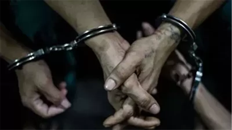قصة غامضة.. القبض على المتهمين بانهاء حياة شاب داخل شقة ببولاق الدكرور