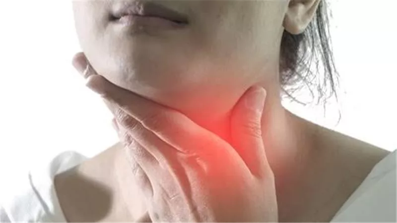 اضطرابات الغدة الدرقية.. أعراض خفية قد تغير حياتك