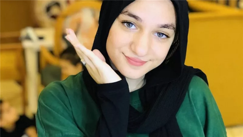  أسرة القارئ نيوز تهنئ الطالبة أمل أشرف عامر بمناسبة تفوقها في الصف الأول الثانوي