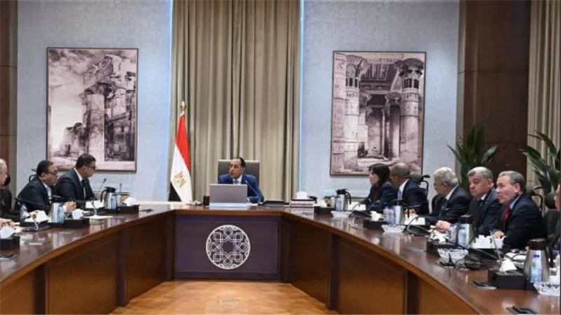 مدبولي.. خطة للوصول إلى 9 ملايين م³ مياه محلاة يوميا أولوية وطنية