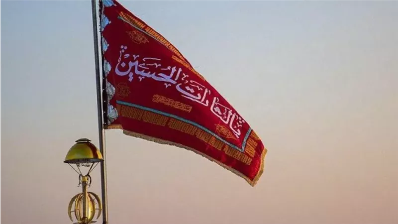 إيران ترفع الرايات الحمراء على المساجد وتتوعد برد قاس على الغارات الإسرائيلية