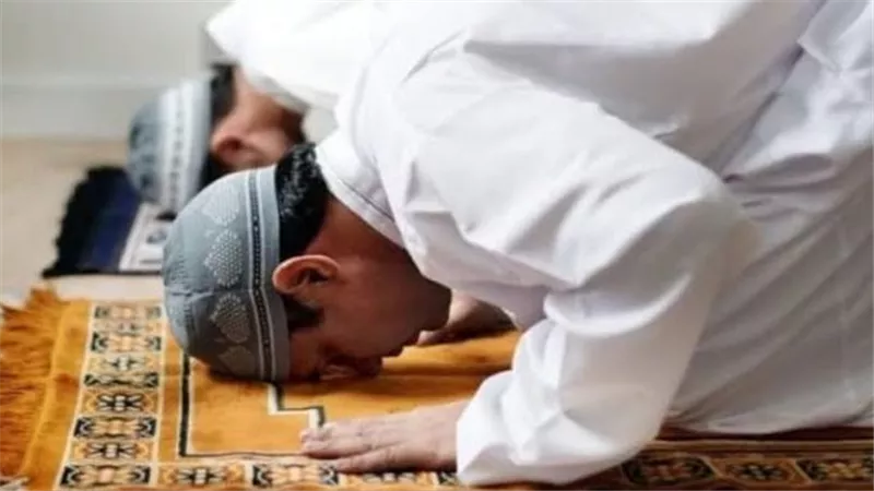 «صلاة الزوال» التي واظب عليها النبي.. الإفتاء تكشف وقتها وعدد ركعاتها