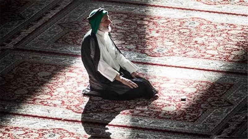 أحكام «القصر والجمع» في الصلاة للمسافر.. أمين الفتوى يوضح