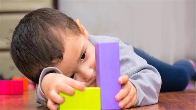 هل يعاني طفلك من التوحد؟.. مؤشرات واضحة تكشف الإجابة
