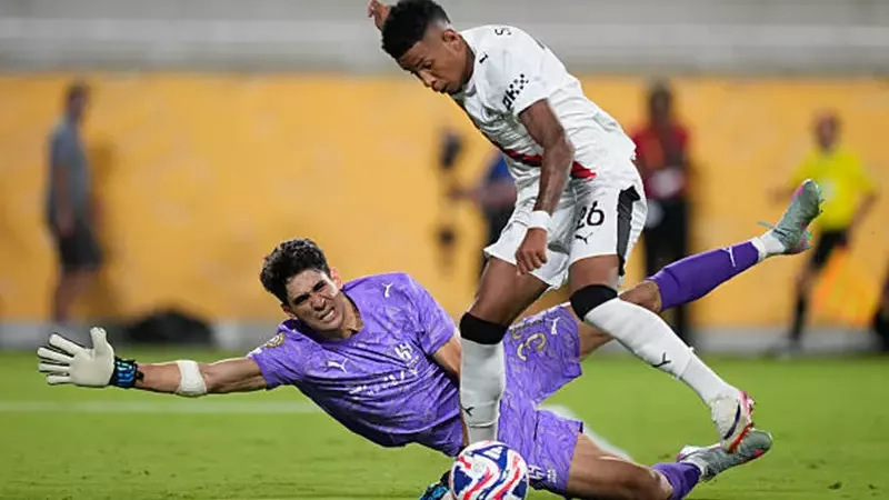 ياسين بونو يتصدر التشكيل المثالي لدور الـ16 بمونديال الأندية 2025