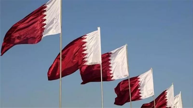 الخليج يشتعل.. البحرين تغلق أجواءها بعد ضربات إيرانية للقواعد الأمريكية