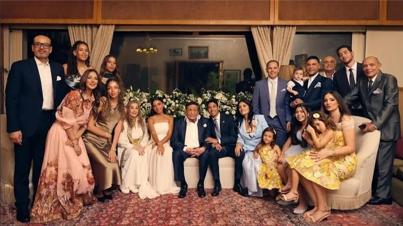 أجواء مليئة بالحب.. عادل إمام يشارك متابعيه لحظات من حفل زفاف حفيده